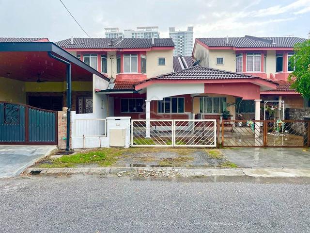 FreeHold, Facing Open Teres 2 Tingkat di Halaman Meru Permai 1
