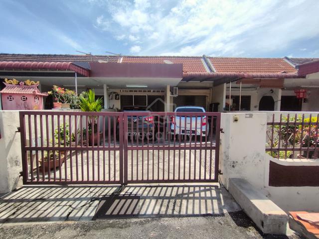 Nice Single Storey Partial Furnished at Taman Shatin baru 1