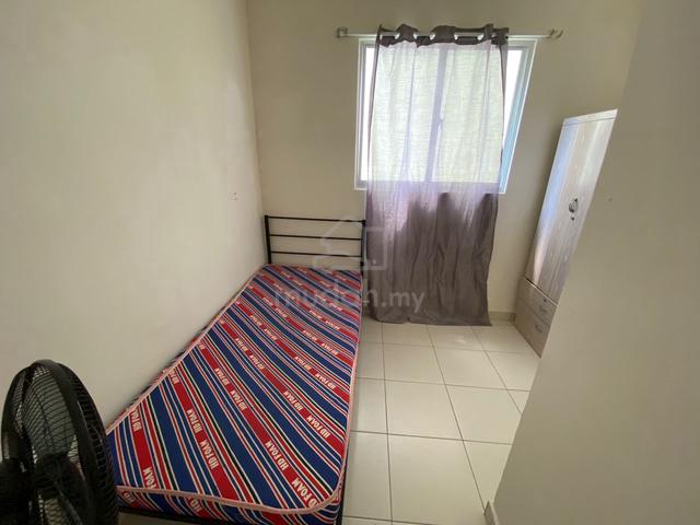 Bilik Perempuan Disewa (Single room and non-sharing) 1
