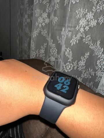 Apple Watch series 4 44mm - photo 2 of 6