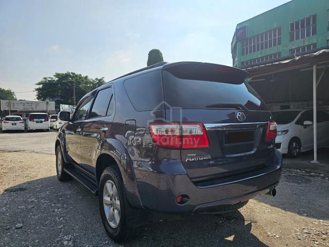 ( ORIGINAL )2011 Toyota FORTUNER 2.7V FACELIFT (A) - 4