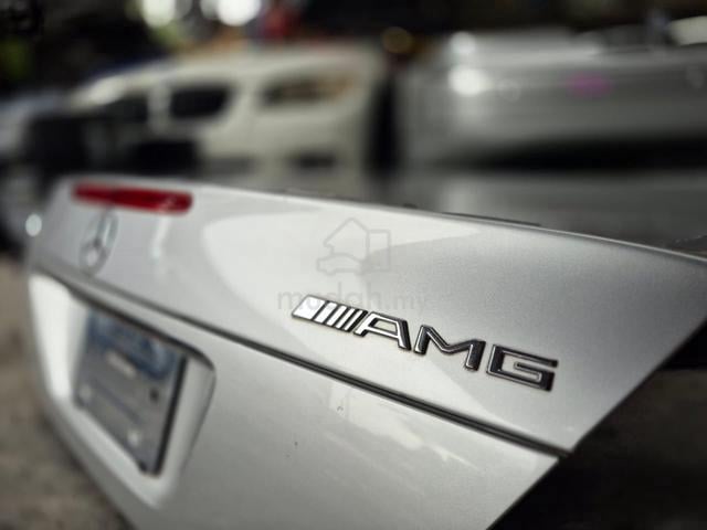 Mercedes Benz W211 E55 AMG Bonet Belakang - photo 5 of 6