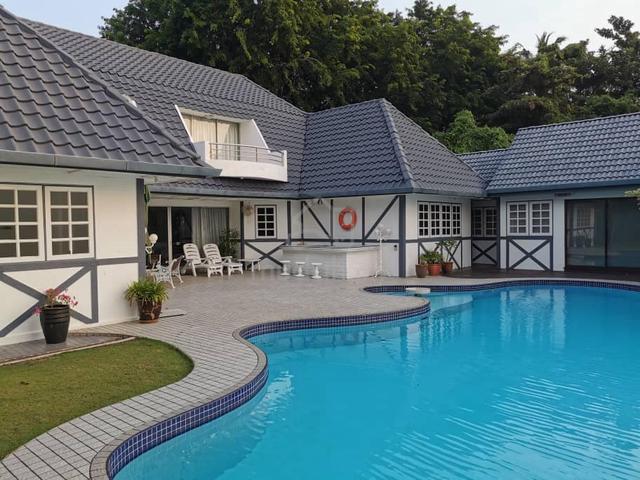 Renovated seafront bungalow in PD for sale 1