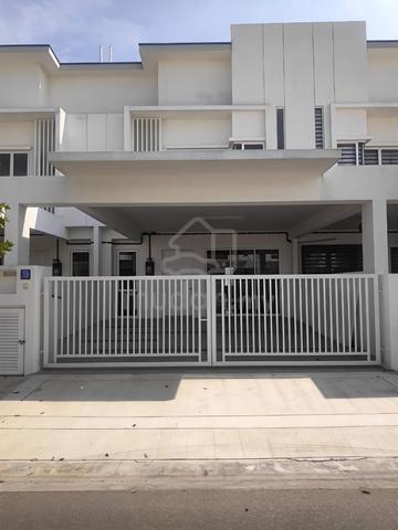 Below Market Double Storey Superlink, Suriaman 3 Bandar Sri Sendayan 1