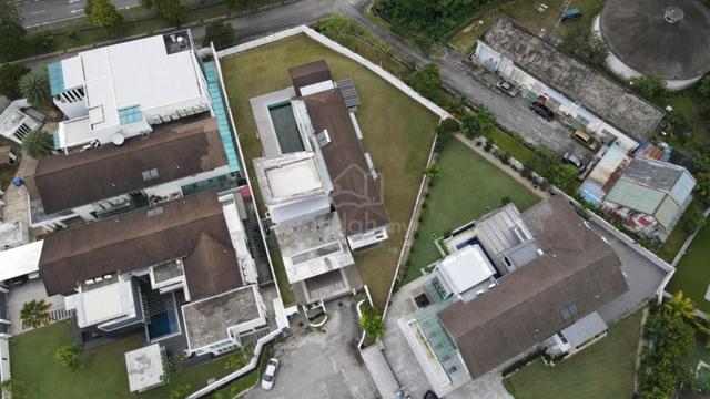2-Storey Bungalow Seksyen 7 Shah Alam - Huge Land, Below Market Value 1