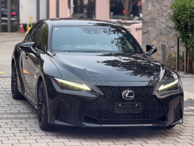 2023 Lexus IS300 2.0 F-SPORT MODE BLACK 3 - 2
