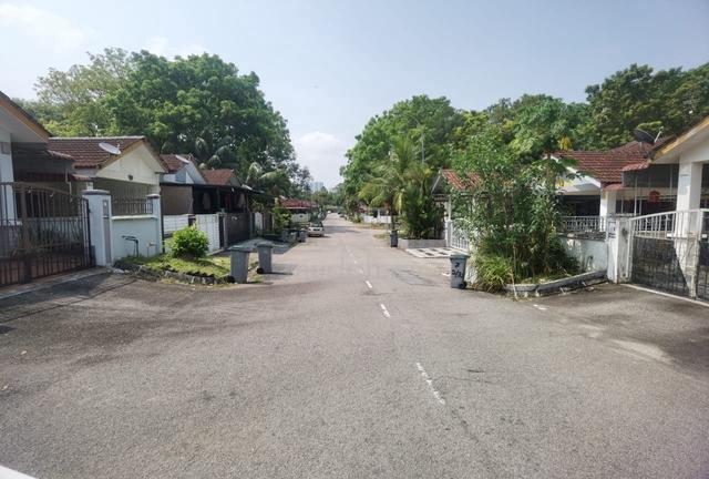 Single Storey House ,Jalan Jaya Putra @ Mount Austin 22x70 sf For Sale 1