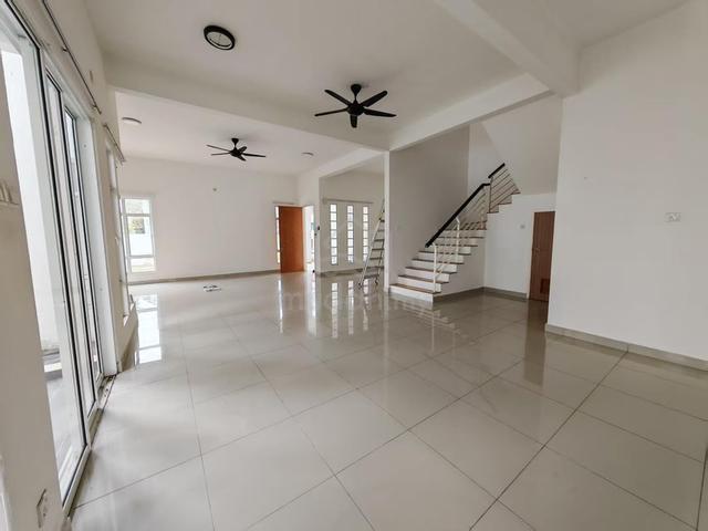 SHAH ALAM SEMI-D SEKSYEN U10【Greenhill Residence】42x112 land size 1