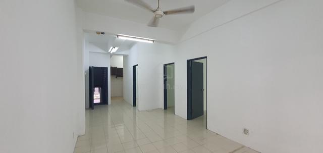Dataran Otomobil Apartment 1