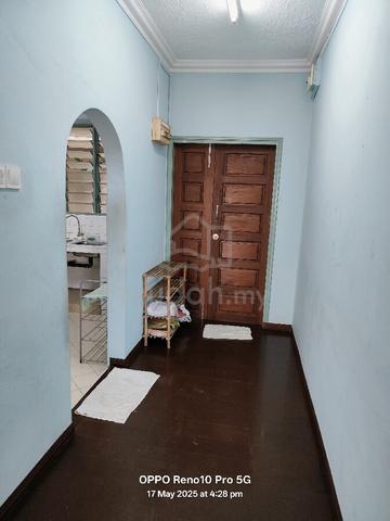 Kompleks Kampung Tiong 1
