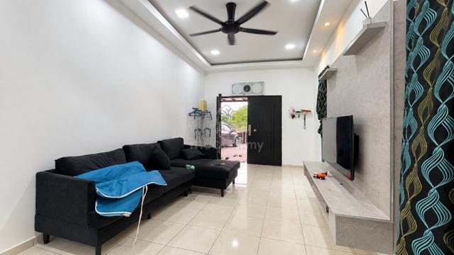 (END LOT RENOVATED) 1 Storey Terrace Laman Sendayan Precint 4 1