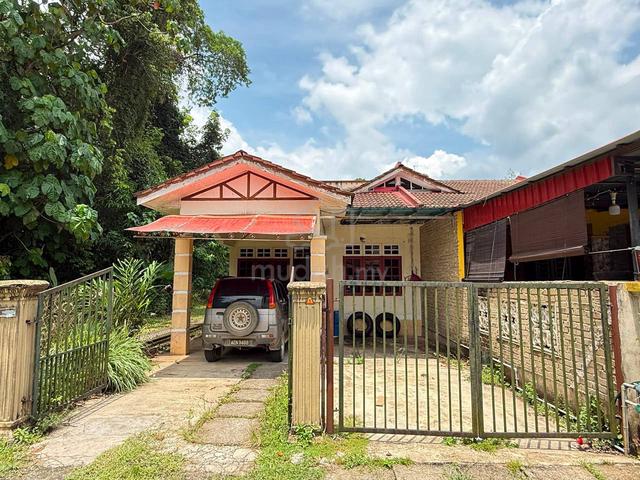 Teres endlot Kampung padang luas, Jerteh- Tepi jalan utama 1