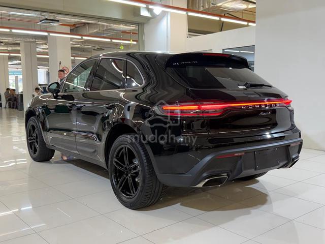 2023 Porsche MACAN 2.0 LOW MILEAGE/ FREE WARRANTY  - 2