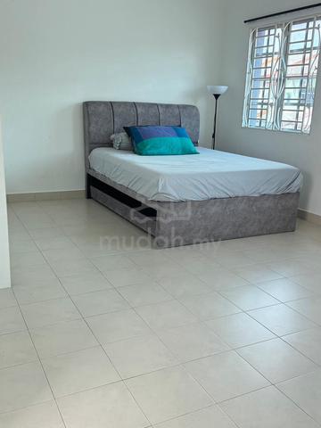 Master bedroom at Taman Tasik Prima Puchong 2.5storey House 1