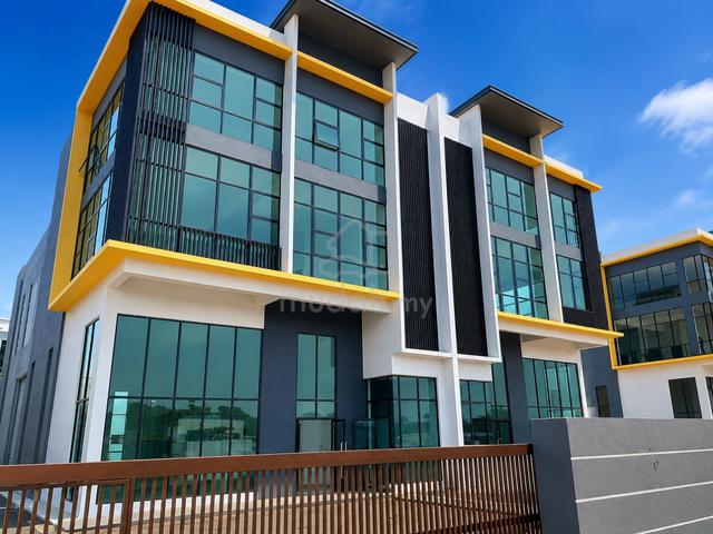 Sepang 3 Storey Semi-D Factory Serenia City | Cargo Lift | Gated&Guard 1