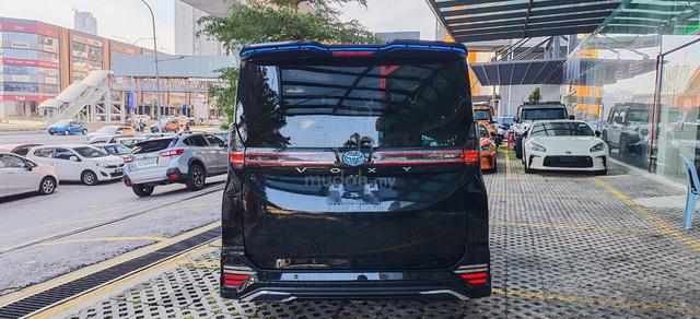FULL BODYKIT Toyota VOXY 2.0 S-Z 2023 - 3