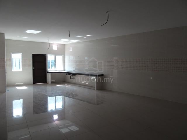 Bercham New 47' Wide Frontage Facing Playground 1-Storey Terrace House 5