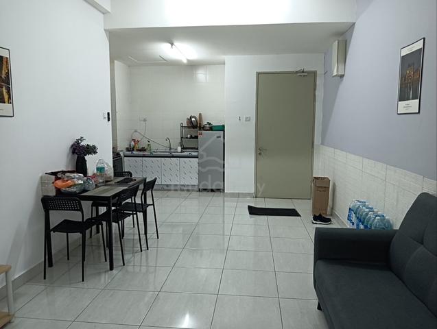 ROOMS Available- Near MAHSA College 1