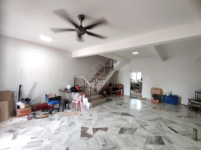 MURAH MURAH Landed 2 Tingkat 4 Bilik Saujana Puchong FOR RENT 1