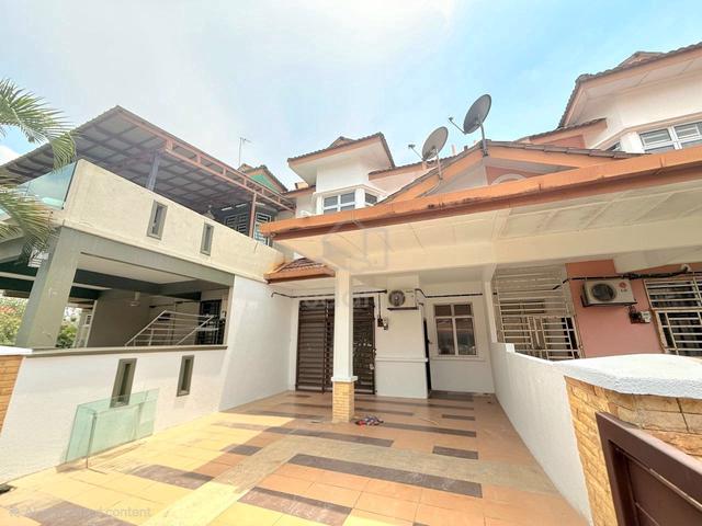 [REFURBISHED]Double Storey Terrace Taman Arked Dengkil 1