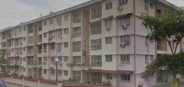 Middle Room for Rent @ Sri Impian Apartment, Taman Bukit Serdang 1