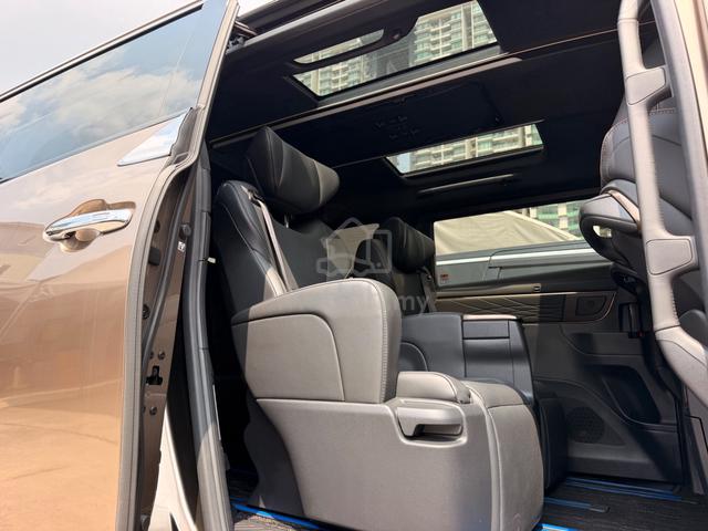 Toyota Alphard Z Sunroof/FULL LOAN/8 Year Warranty - 3