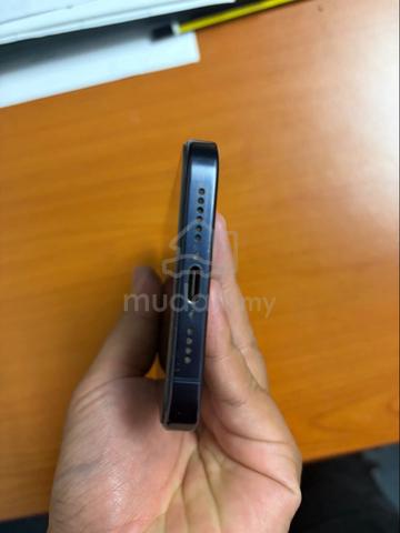 Iphone 15 Pro Max - photo 3 of 6