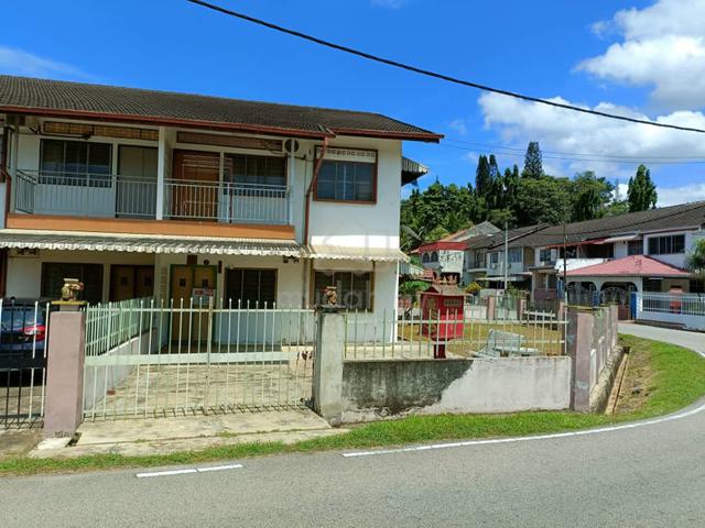 FOR SALE – Corner Lot Townhouse @ Jalan Zainal Abidin, Segamat, Johor 1