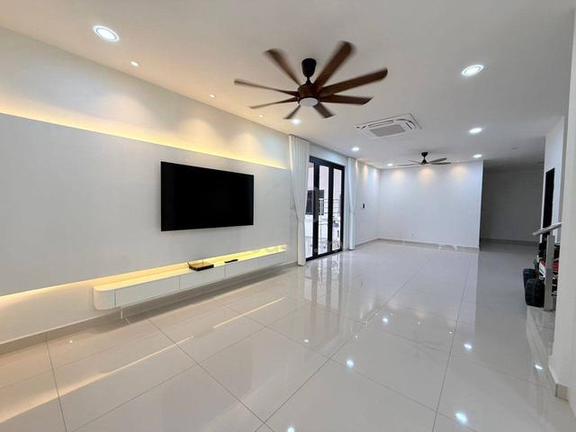 Mutiara Mas/ Mutiara Bestari /2 Storey Cluster House Corner/ Skudai 1