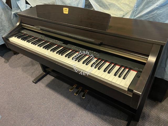 Yamaha Clavinova Digital Piano CLP-330 - Music Instruments for