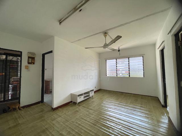 Flat PKNS Seksyen 8 Shah Alam 1