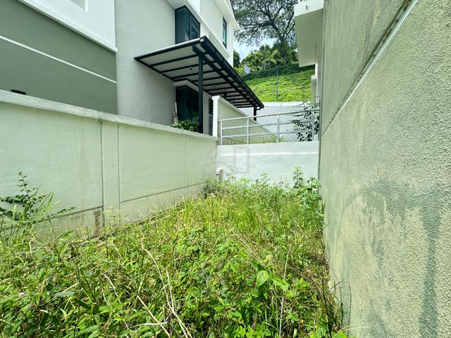 Stramax Residence 3-Storey Terrace Intermediate Corner, Land 2561sq.ft 1