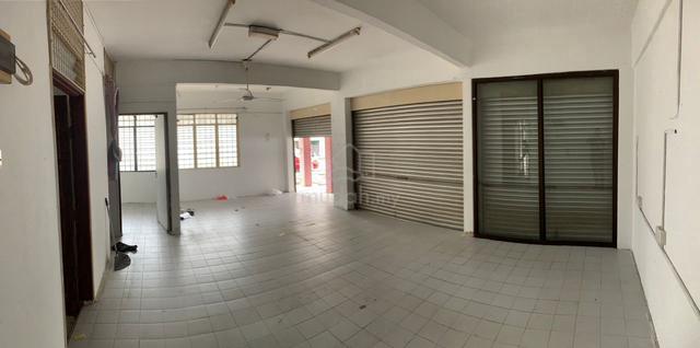 Taman Perling Shoplot ( Flat Area ) For Rent 1