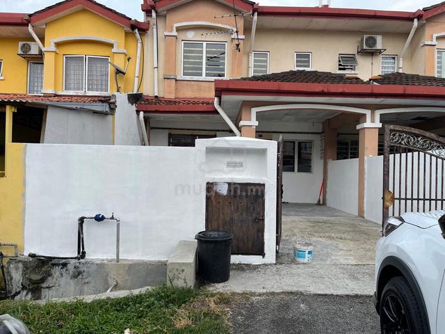 Taman Saujana Puchong SP5 Double Story House For Sale 1
