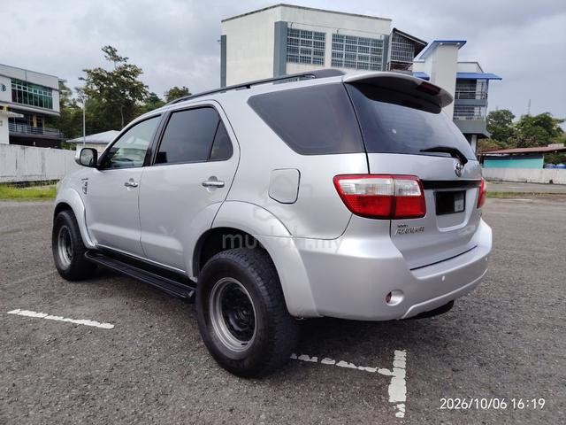 2010 Toyota FORTUNER 2.7 V (Auto) Petrol - 4