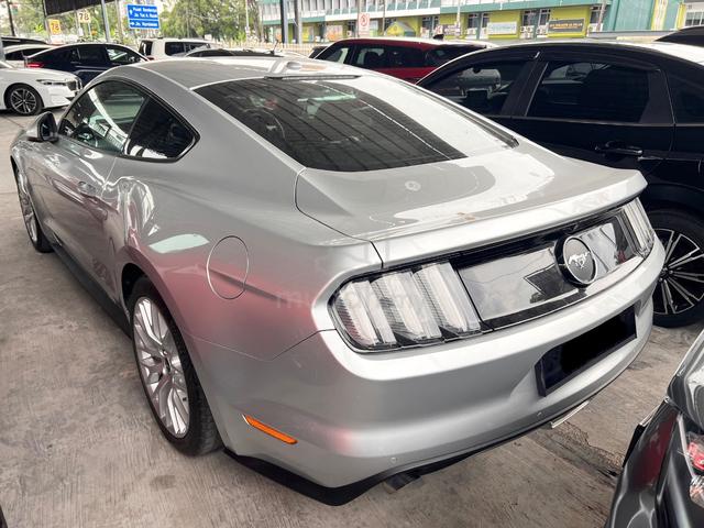 2017 Ford MUSTANG 2.3 ECOBOOST*SUPER LOW MILEAGE* - 3