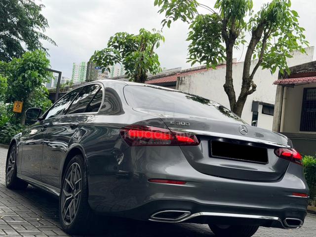 AMG ⭐Mercedes Benz E300 2.0 FUL SERV MERCEDES 2021 - 2
