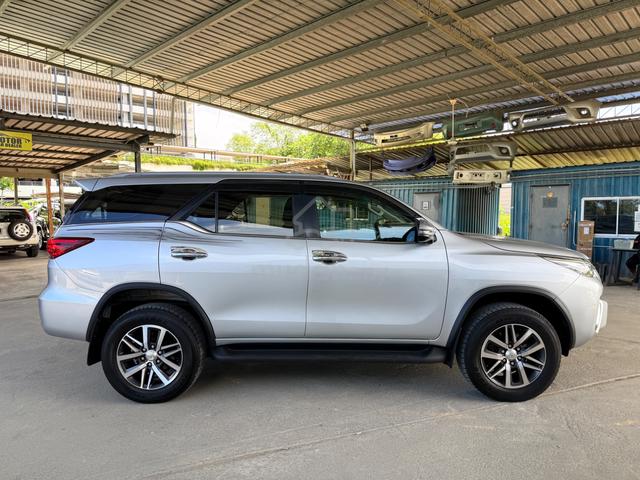 2019 Toyota FORTUNER 2.4 VRZ 4X4 2GD-FTV (A) - 4