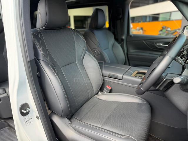 2025 Toyota VELLFIRE 2.4 Z PREMIER 4WD BLACK SEAT - 3