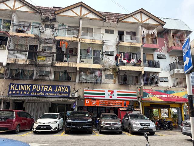 Fully Furnished Selangor Serdang Room For Rent 1
