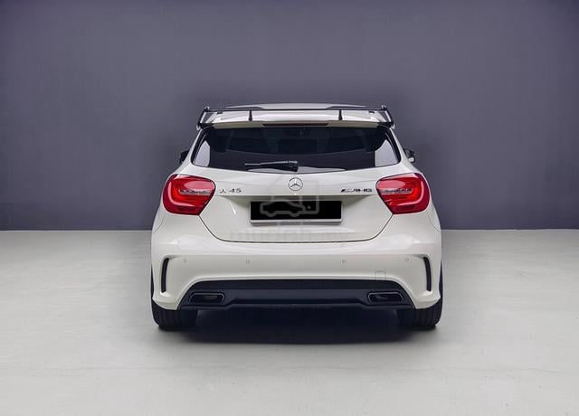 2015 Mercedes Benz A45 2.0 AMG Pre-Facelift UK SP - 4