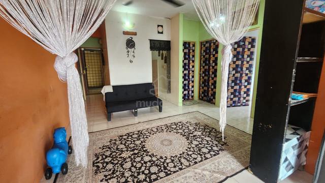 Mawar Apartment (Taman Bunga Raya) 1