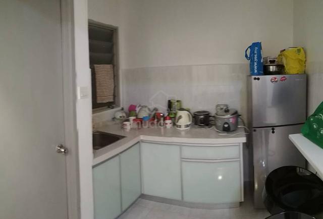 Single room at Kheng Tian Apartment 2