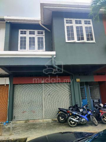 Kedai 2 tingkat di Peramu Pekan Pahang 1