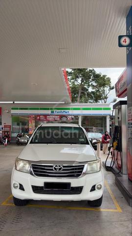 2011 Toyota HILUX 2.5 G (A) - 2