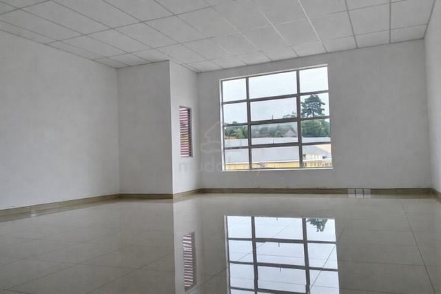 1st Floor Shoplot for Rent, Pusat Perniagaan Putra, Raub 1