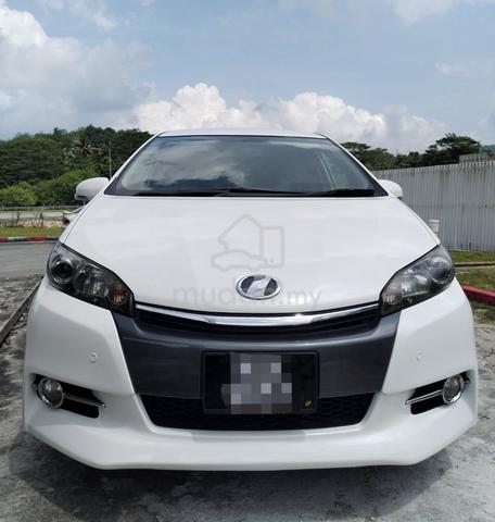 2016/2019 Toyota Wish 1.8 dual vvt-i 7-speed auto  - 2