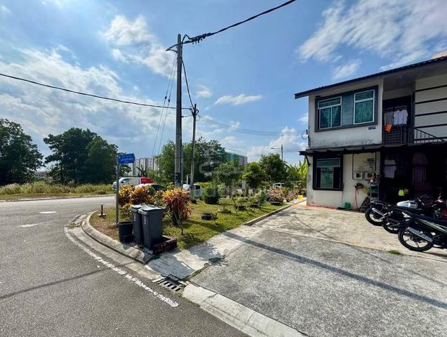 SCIENTEX JAYA(SENAI)✈️TOWNHOUSE MURAH‼️ENDLOT UNIT(Extra tanah tepi)‼️ 1