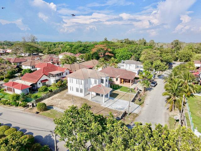 CORNER & NON BUMI Bungalow 2 Storey Taman Pantai Sepang Putra Sg Pelek 1