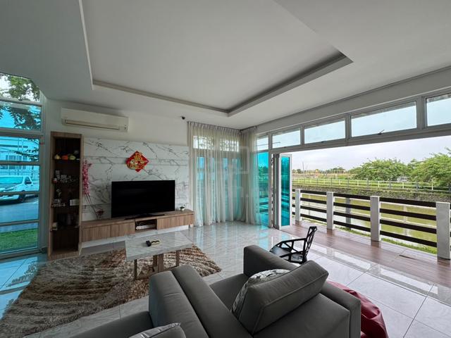 3 Storey Villa D Lagoon @ Seri Austin Renovated Fully Furnished G&G 1